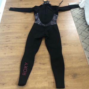 Roxy women’s wet suit